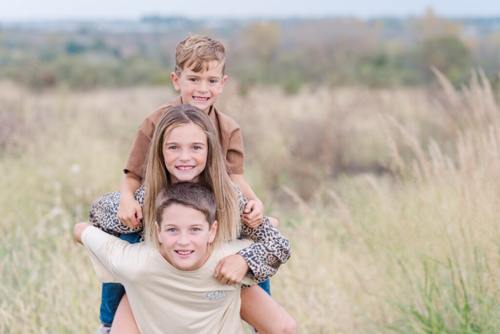 Echo Valley Country Club Family Photos
Norwalk Iowa Family Photographer